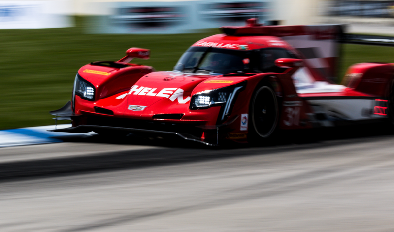 Illustration for article titled Bask In The Glory Of Awesome Sports Cars Racing In Detroit